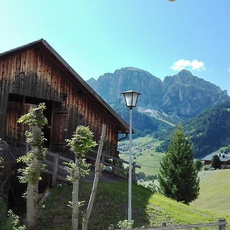 Pensione Valbona Corvara In Badia Esterno foto