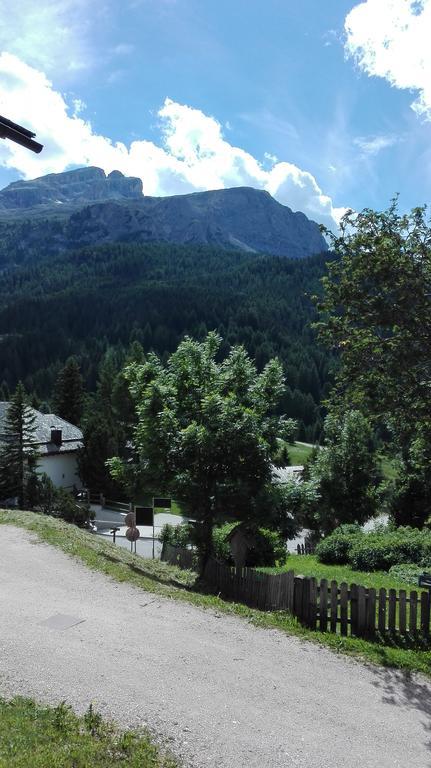 Pensione Valbona Corvara In Badia Esterno foto